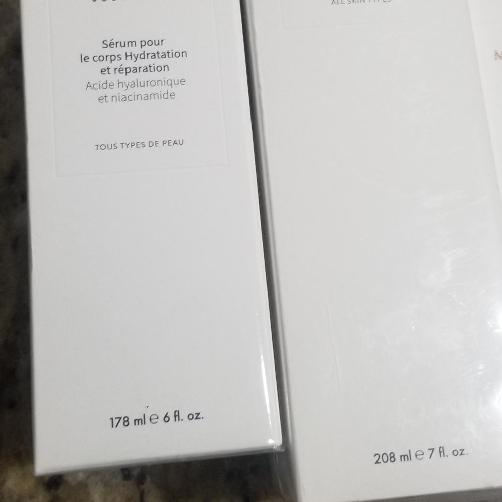 Monat hydrating skincare set